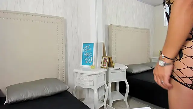 FernandaAvilax online show from May 16, 8:19 pm