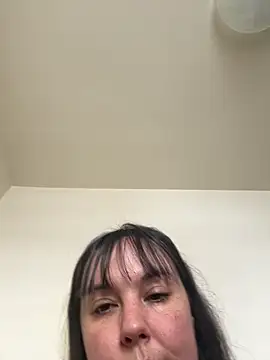 Snapshot of h_oney4411 chatting on February 23, 4:29 pm h oney4411 online show from February 23, 4:29 pm