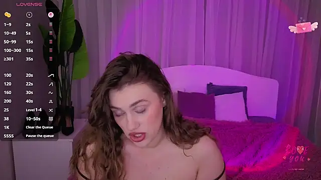 Snapshot of Milana_Monroe chatting on June 14, 6:20 pm Milana Monroe online show from June 14, 6:20 pm