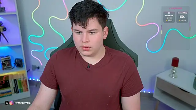 Snapshot of EvanCorvinx chatting on February 20, 2:08 pm EvanCorvinx online show from February 20, 2:08 pm