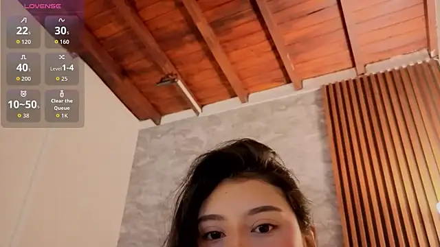 chloe bluee  online show from July 22, 11:12 am