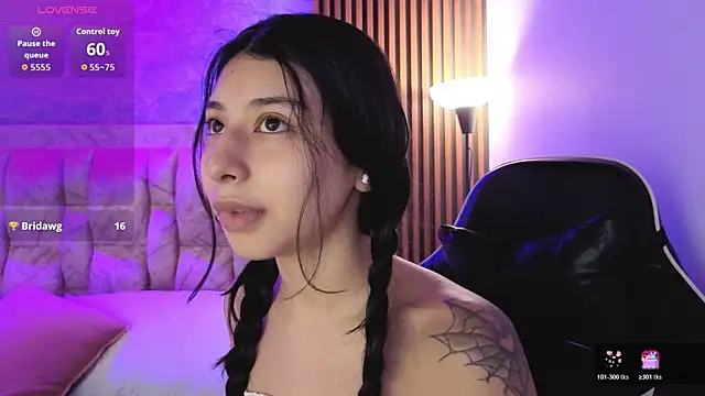 chloe bluee  online show from April 18, 11:12 am