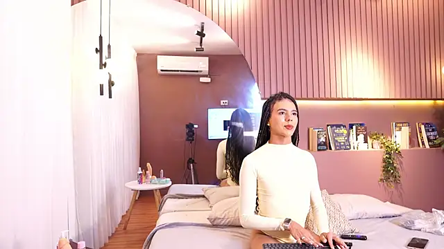 Luxa Velvet online show from June 9, 1:23 pm