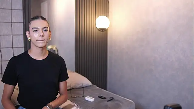 Luxa Velvet online show from April 2, 2:13 pm