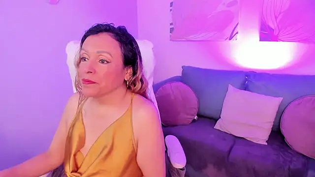 Ivonne 4 online show from March 29, 1:13 pm