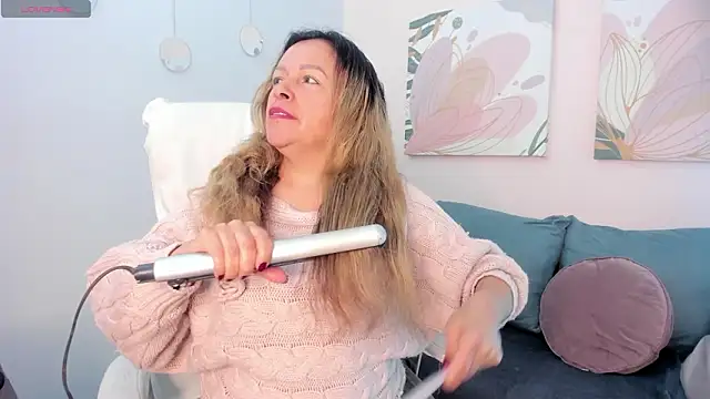 Ivonne 4 online show from March 4, 12:35 pm