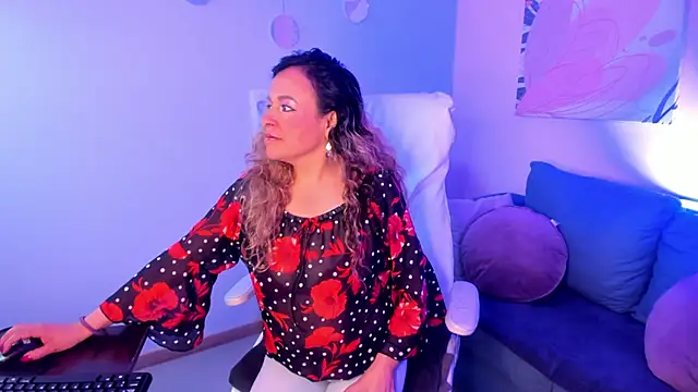 Ivonne 4 online show from April 14, 12:54 pm