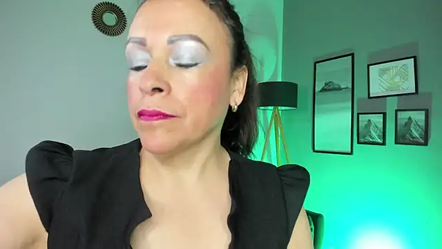 Snapshot of Ivonne_4 chatting on June 26, 1:17 pm Ivonne 4 online show from June 26, 1:17 pm