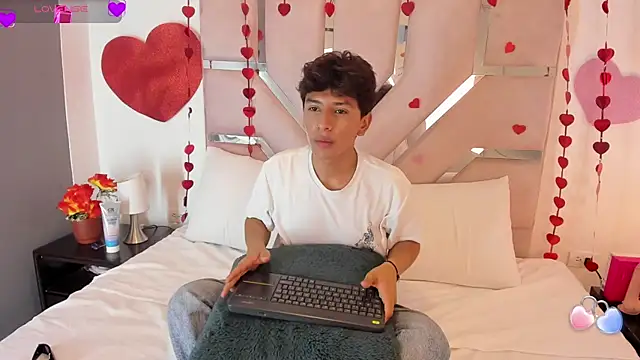 Angel Lux online show from February 21, 5:48 pm