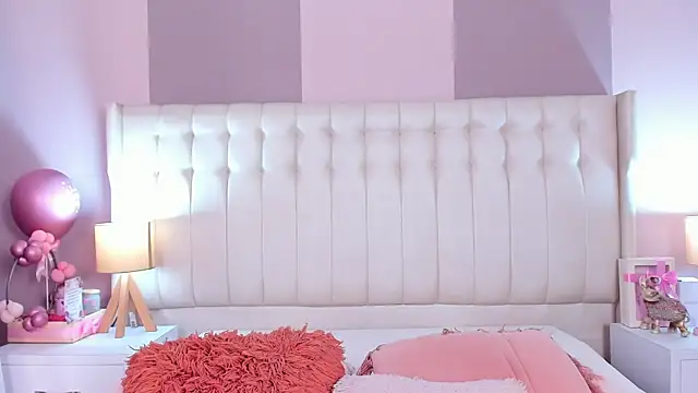 Snapshot of Reachel_Smith chatting on February 28, 11:32 am Reachel Smith online show from February 28, 11:32 am