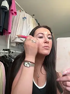 Snapshot of PinkVelvetx chatting on February 24, 1:34 pm PinkVelvetx online show from February 24, 1:34 pm