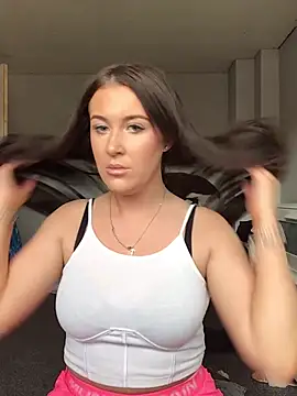 PinkVelvetx online show from April 8, 5:25 pm