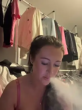 Snapshot of PinkVelvetx chatting on February 21, 7:16 pm PinkVelvetx online show from February 21, 7:16 pm