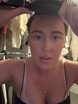 PinkVelvetx online show from March 4, 7:32 pm