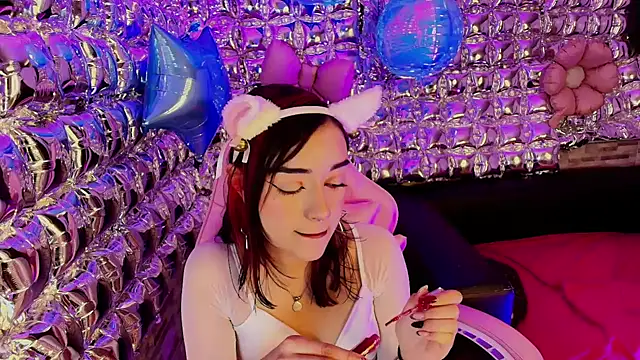 lala cherry online show from April 13, 8:13 pm