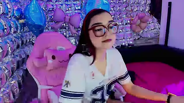 lala cherry online show from April 8, 8:21 pm