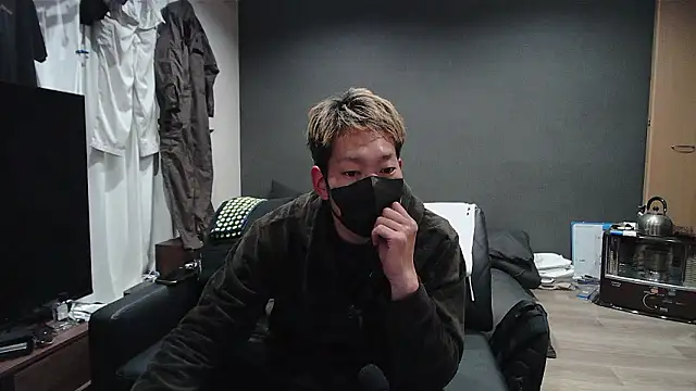 ryuaaaaa online show from April 14, 1:49 pm