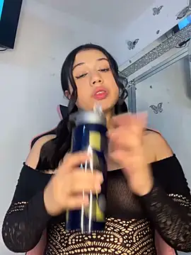 scarleth marquezz online show from May 5, 3:20 am