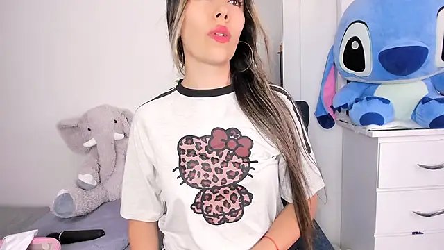 Ariana-Cobos online show from May 24, 6:19 pm