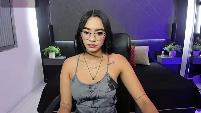 Emelyy Jones online show from May 13, 11:28 am