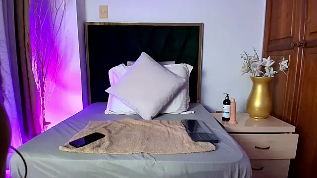 KatrionaNyx online show from April 22, 12:39 am