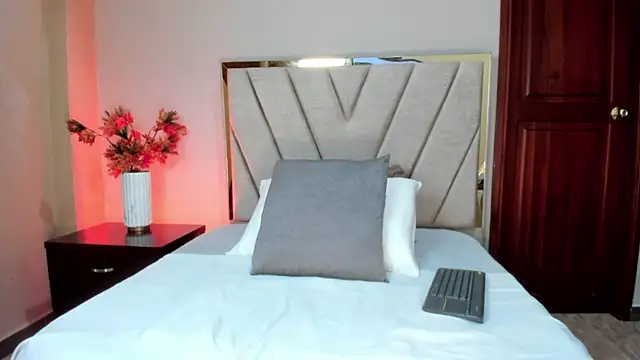 AnnaDenver online show from April 10, 12:50 am