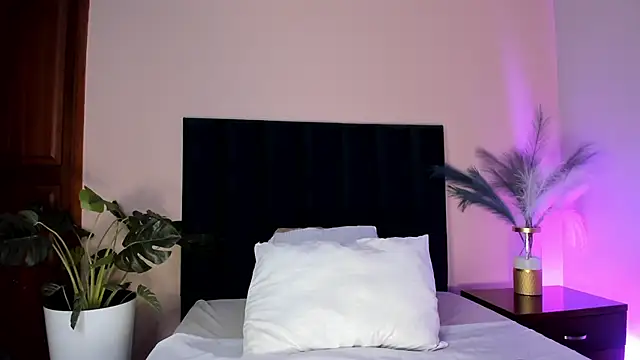 AnnaDenver online show from April 11, 1:57 am