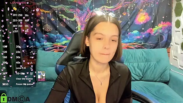 TanaMoonly online show from March 11, 1:49 pm