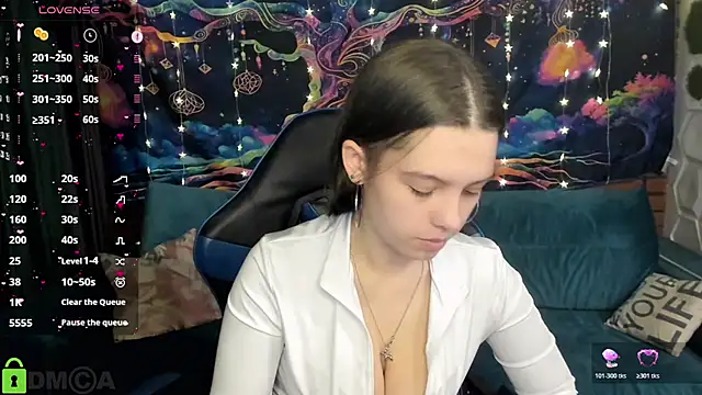 Snapshot of TanaMoonly chatting on February 23, 1:55 pm TanaMoonly online show from February 23, 1:55 pm