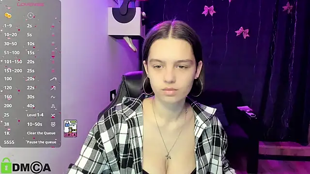 Snapshot of TanaMoonly chatting on February 21, 1:46 pm TanaMoonly online show from February 21, 1:46 pm