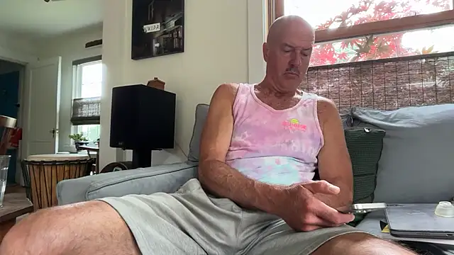 Snapshot of Guy__Grey chatting on June 26, 1:28 pm Guy Grey online show from June 26, 1:28 pm