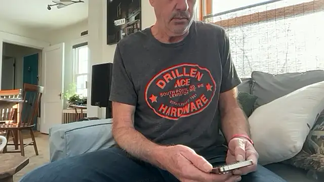 Snapshot of Guy__Grey chatting on February 26, 1:22 pm Guy Grey online show from February 26, 1:22 pm