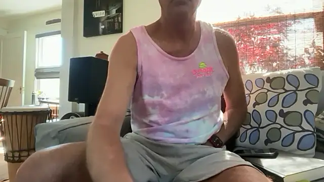 Snapshot of Guy__Grey chatting on June 4, 1:16 pm Guy Grey online show from June 4, 1:16 pm