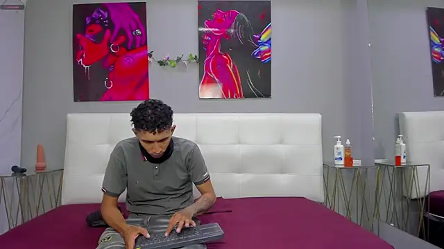ahsly78Bryan online show from June 24, 7:55 pm
