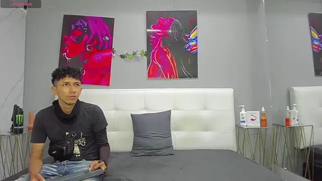 ahsly78Bryan online show from April 14, 7:30 pm