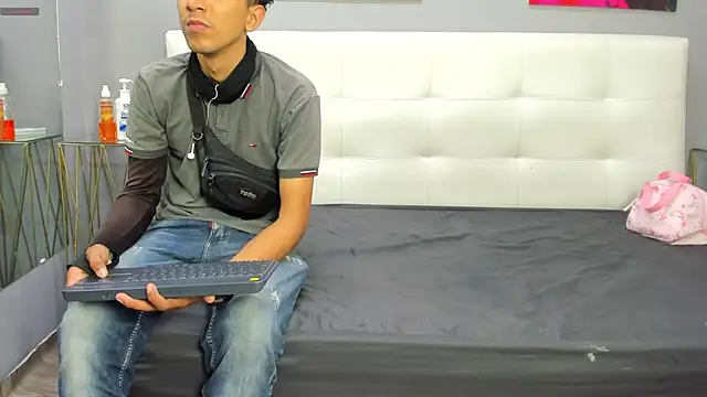 ahsly78Bryan online show from June 12, 7:44 pm