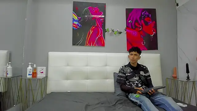 ahsly78Bryan online show from April 13, 8:02 pm