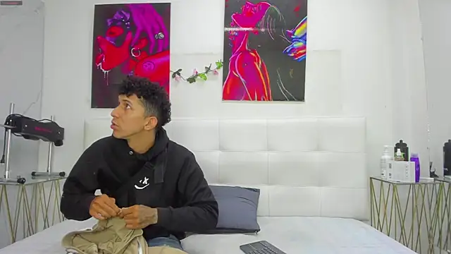 ahsly78Bryan online show from March 30, 8:32 pm