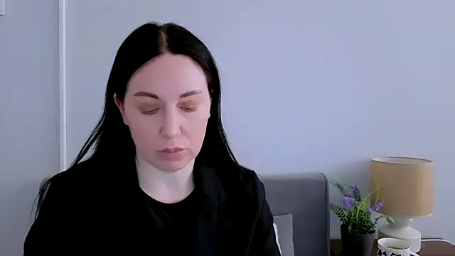 MiaFair online show from April 4, 3:18 pm