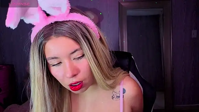 Kylia a online show from February 19, 8:06 pm