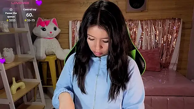 Kylia a online show from April 12, 1:03 pm