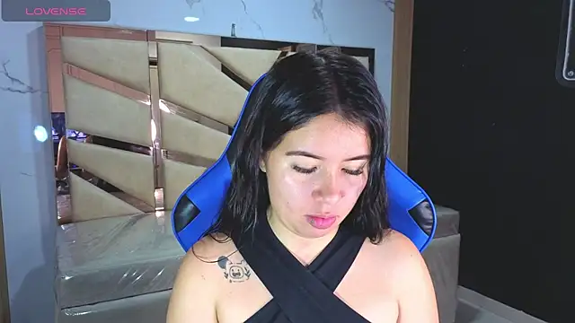 Kylia a online show from March 21, 12:53 pm