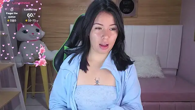 Snapshot of Kylia_a chatting on April 28, 8:02 pm Kylia a online show from April 28, 8:02 pm