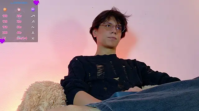 lui x dust online show from April 7, 3:41 am