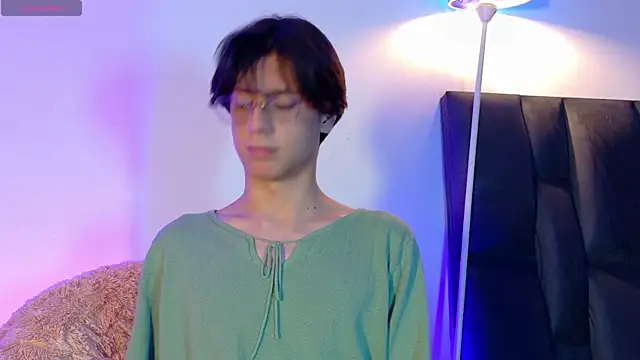 lui x dust online show from April 12, 3:32 am