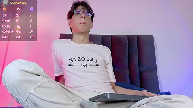 lui x dust online show from May 10, 3:32 am