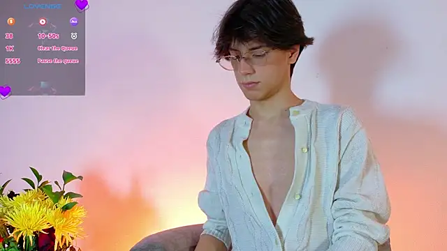 lui x dust online show from April 6, 3:24 am