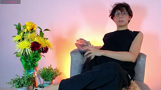 lui x dust online show from April 5, 3:57 am