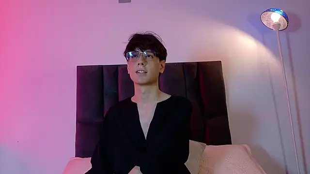 lui x dust online show from May 3, 3:11 am