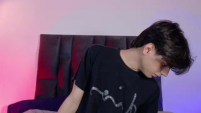 lui x dust online show from May 11, 2:57 am